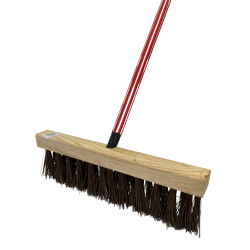 Vassoura de Piaçava Modelo Prefeitura 40 cm Com Cabo Indicada para Uso Externo