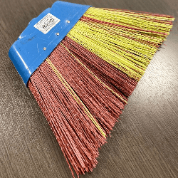 Vassoura de Nylon N4 com base plástica sem cabo DSR Indicada para Área Externa