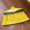 Vassoura Multiuso com Cabo de Alumínio Amarelo 9672C Super Pro Bettanin
