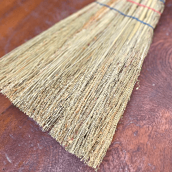 Vassoura de Palha Juliano