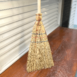 Vassoura de Palha Juliano