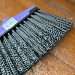 Vassoura Piaçanil plástica luxo sem cabo Indicada para Uso Interno