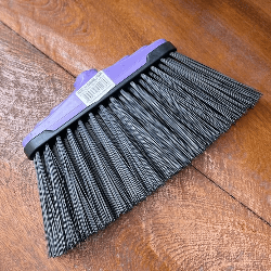 Vassoura Piaçanil plástica luxo sem cabo Indicada para Uso Interno