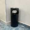 Cinzeiro Lixeira 22L Plástica Preta com Aro de Inox JSN