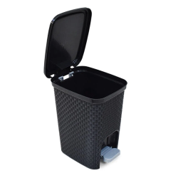 Lixeira 7l Rattan Preta com Pedal e Tampa Toyplast