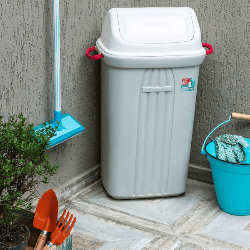 Lixeira 60L Retangular Tampa Basculante Sanremo 9256